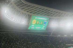 Phút thứ 65, Quốc Túc lại ném thêm một bàn nữa, 0 - 2 thua Oman.